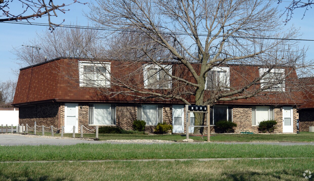 7636 St, Merrillville, IN 46410 Apartments in Merrillville
