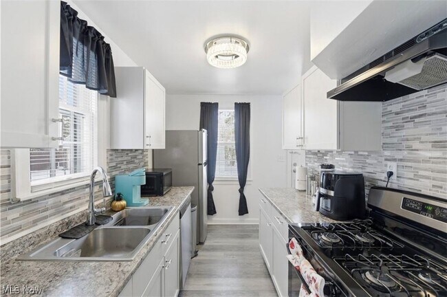 Foto del edificio - 5246 Philip Ave