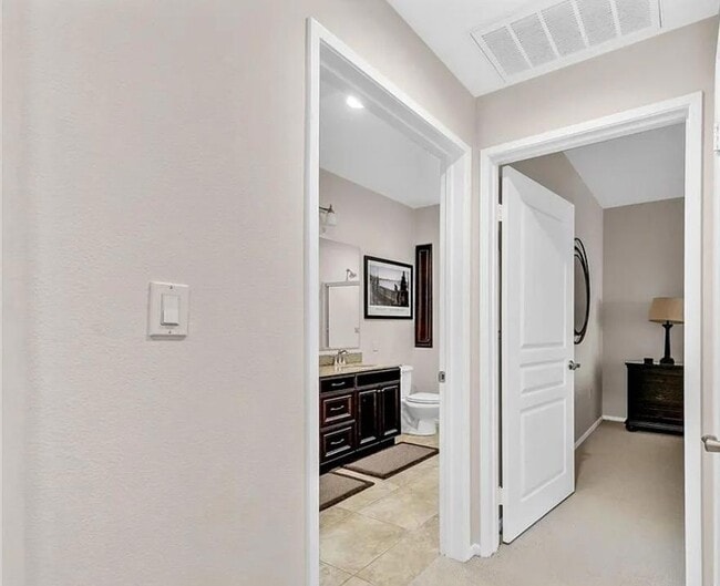 Photo - MOVE-IN-SPECIA-VERY-QUIET-AREA-SPACIOUS-UNIT-WITH-WASHER/DRYER House