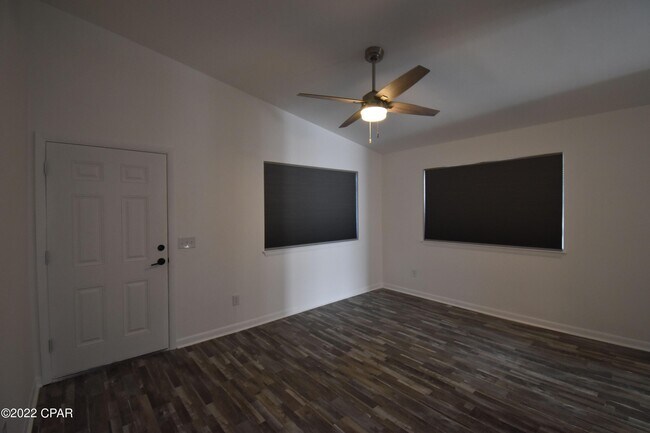 Foto del edificio - 8131 Sunset Ave