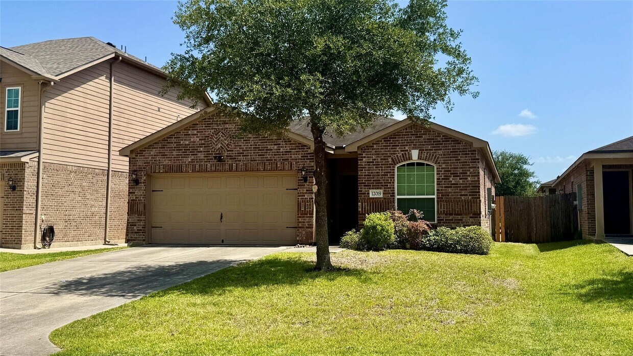 Building Photo - 12019 Quartersawn Ln
