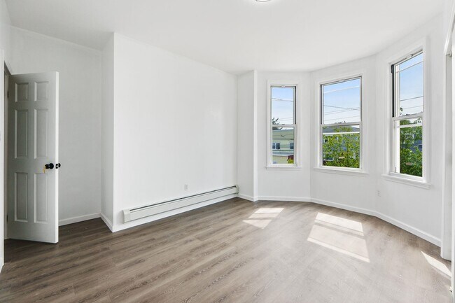 Foto del edificio - 169 1/2 PROSPECT Ave