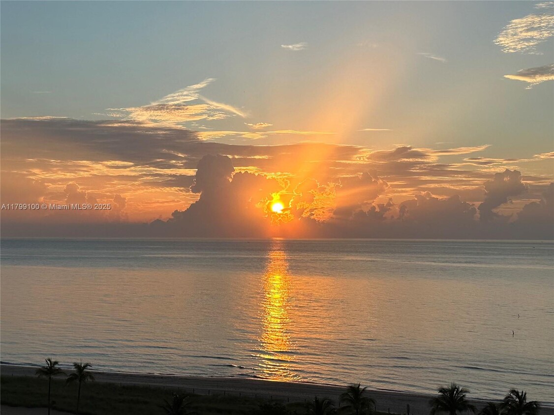 Primary Photo - 4900 N Ocean Blvd