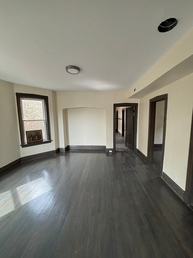 Building Photo - 1538 N Avers Ave