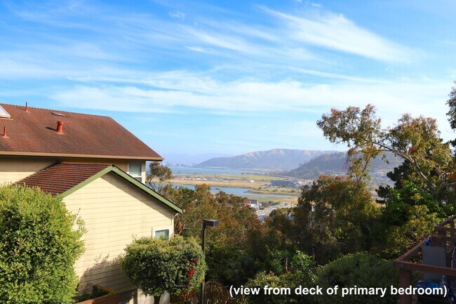 Foto del edificio - Bayview: Gated Community Townhome Three Be...