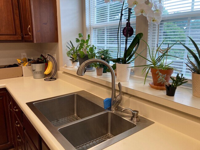 Foto del edificio - 215 Grange Hall Dr