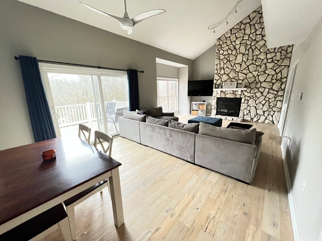 10243 Hightower Ct, Montgomery, OH 45249 Townhouse for Rent in