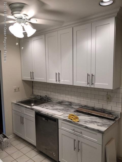 Building Photo - 171 Amberly Dr