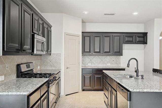 Building Photo - 15628 Carlton Oaks Dr