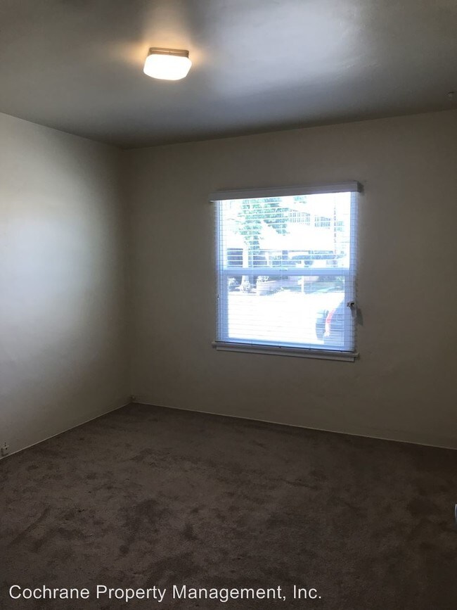 Building Photo - 100 Palm Ct Dr