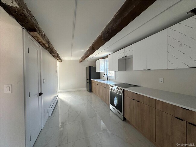 Foto del edificio - 1445 Burlingham Rd