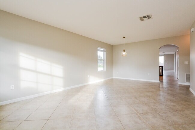 Building Photo - 3627 Ryegrass St