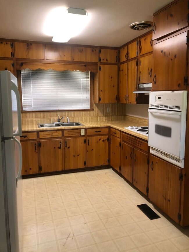 Building Photo - New For Rent!