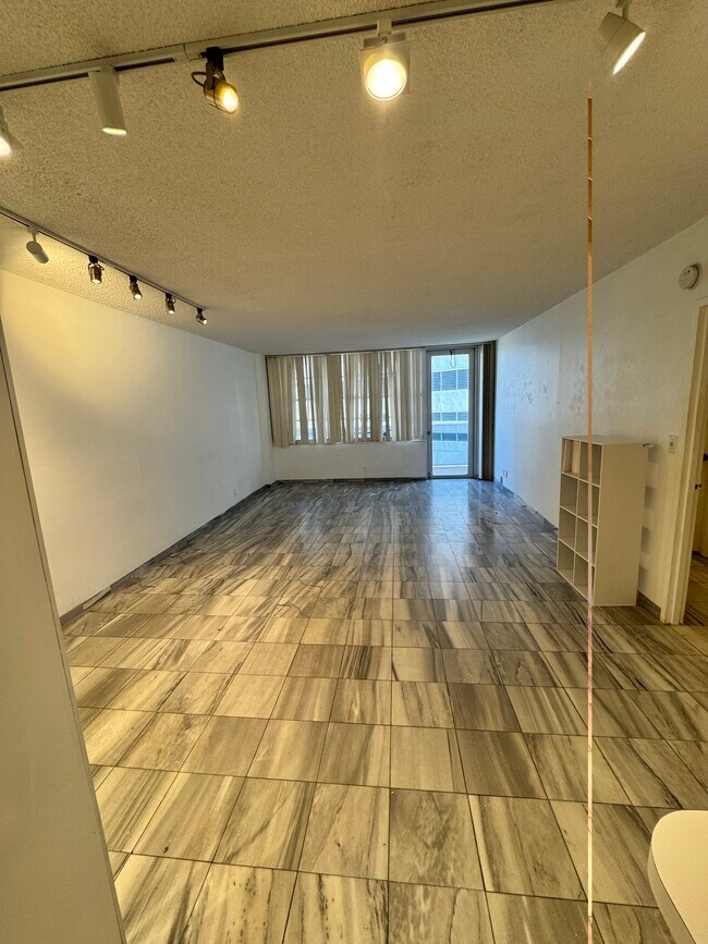 Foto del edificio - 3725 S Ocean Dr