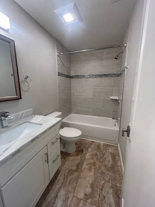 Building Photo - 3 bedroom 2.5 bathroom beautifully updated duplex in Concord at $3,375 per month available!