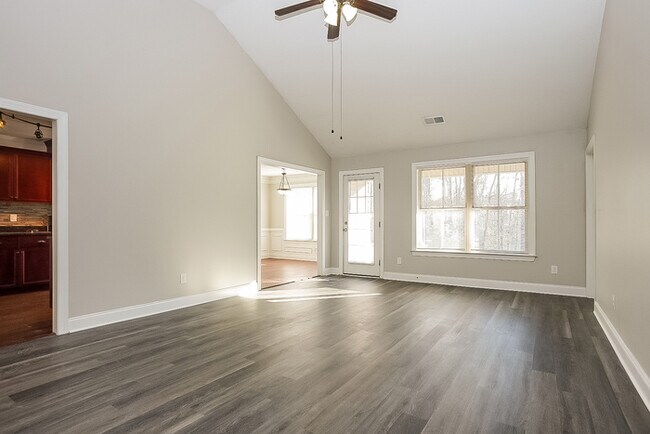 Building Photo - Spacious 4-Bedroom Home in Martinez, GA