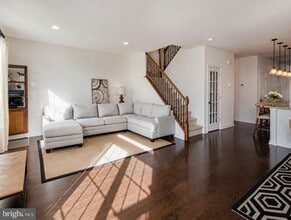 Building Photo - 93 Autumn Ln