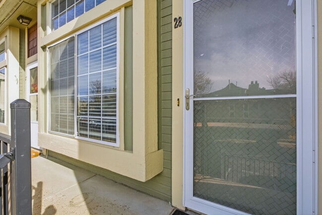 Building Photo - 1885 S Quebec Way