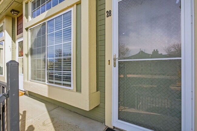 Foto del edificio - 1885 S Quebec Way