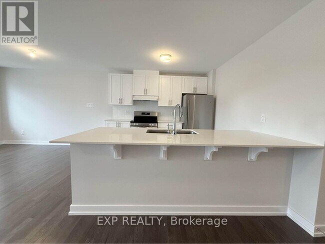 Building Photo - 542 Oldenburg Ave