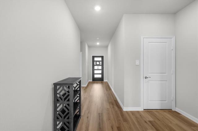 Foto del edificio - 6653 Vly Lk Ln