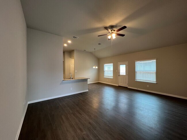 Foto del edificio - Luxury 3/2 Duplex in Seguin, Texas