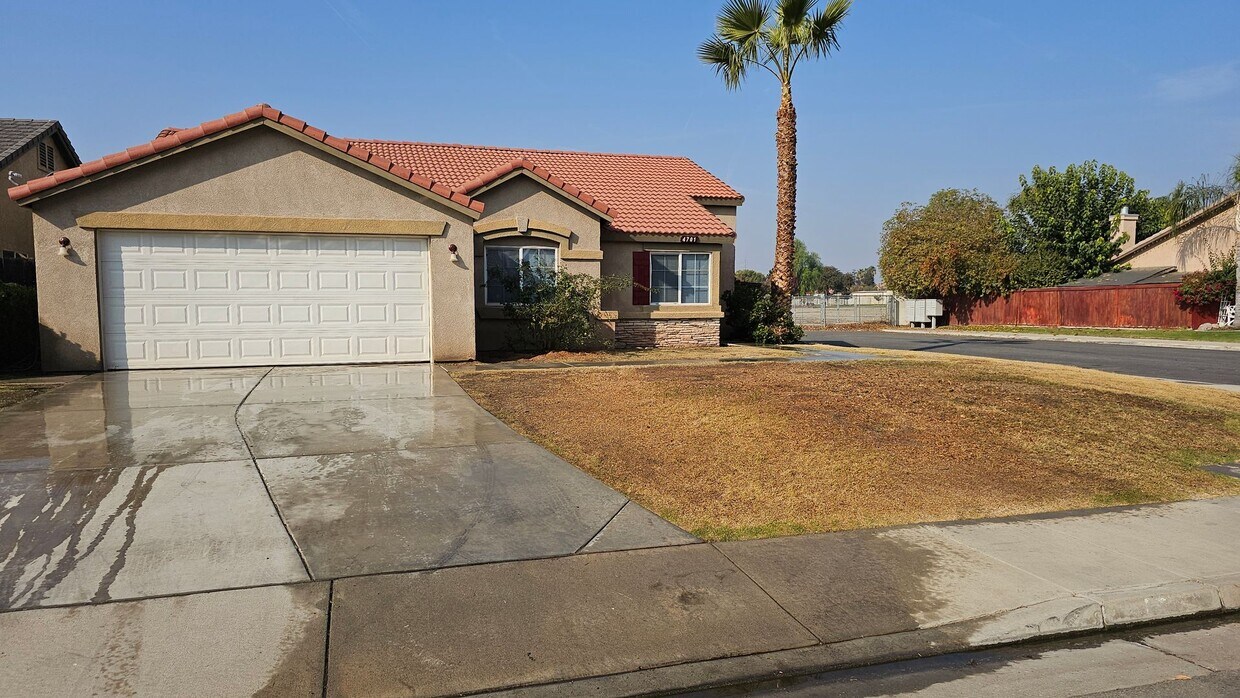 Foto principal - 4 Bed 2 Bath Home in SW