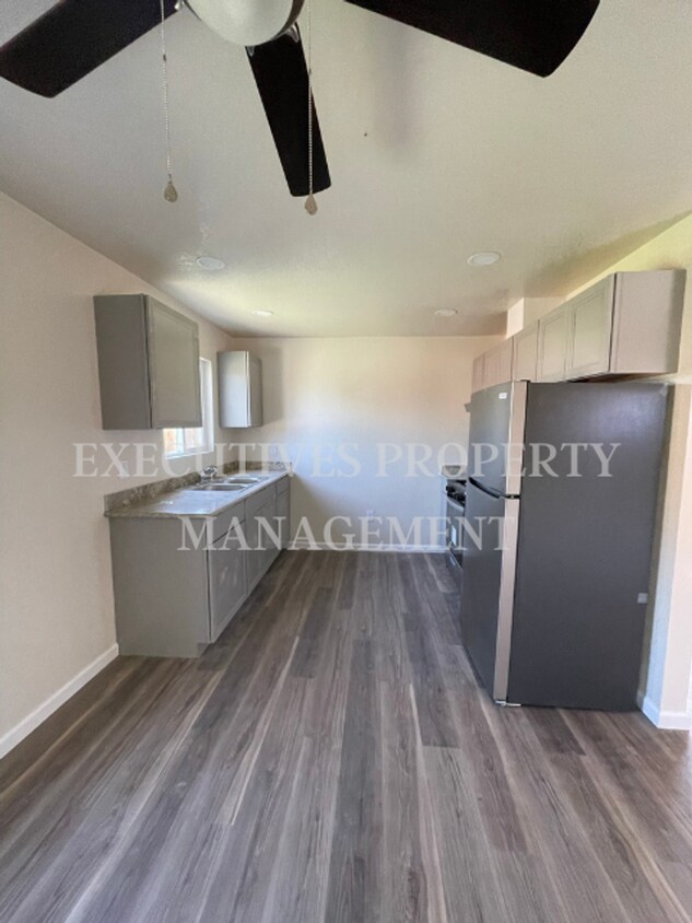 Foto principal - 1690 Stretch Rd