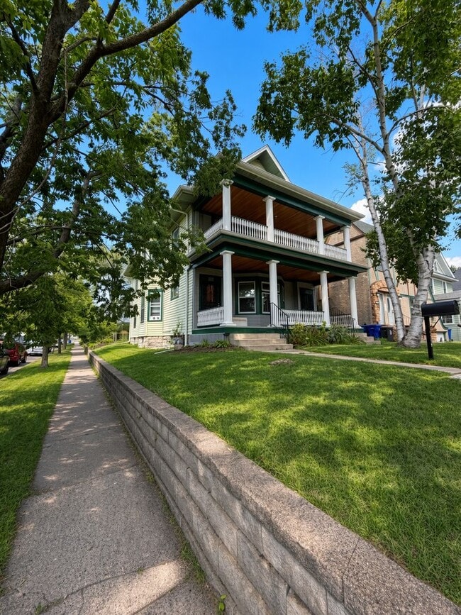 Building Photo - 1157 Dayton Ave