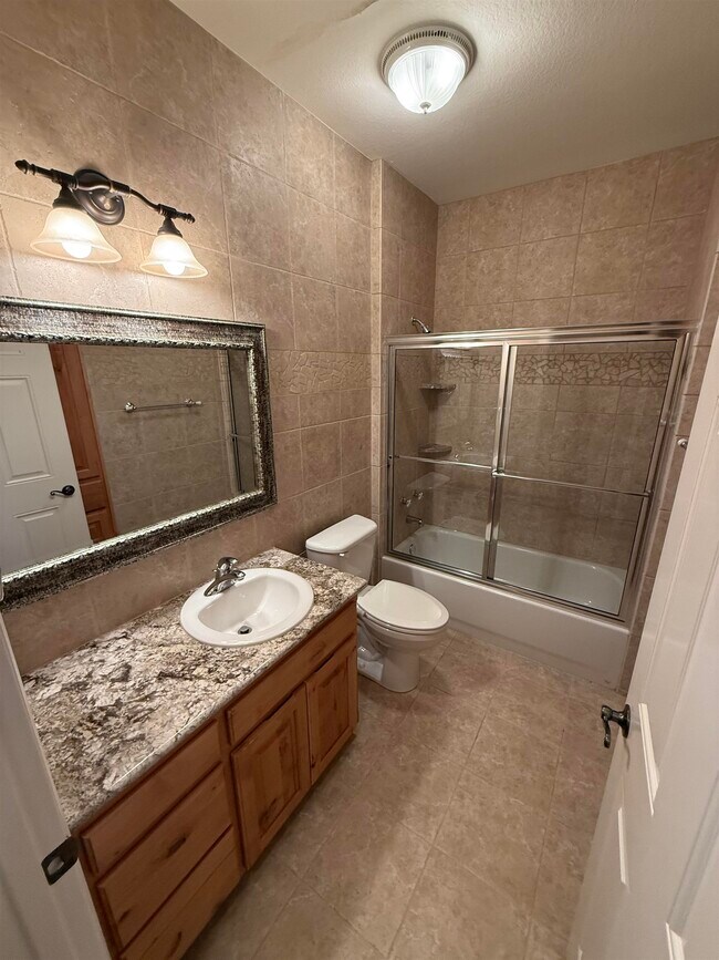 Foto del edificio - 1505 N Claremont Cir