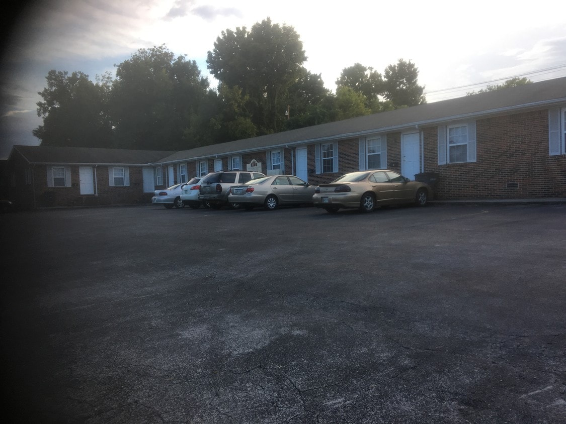 340 N Walnut Ave, Cookeville, TN 38501 Apartments in Cookeville, TN