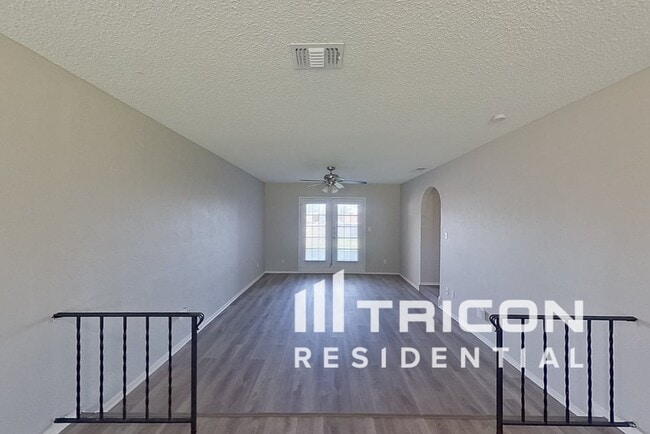 Foto del edificio - 1221 Aldenwood Dr