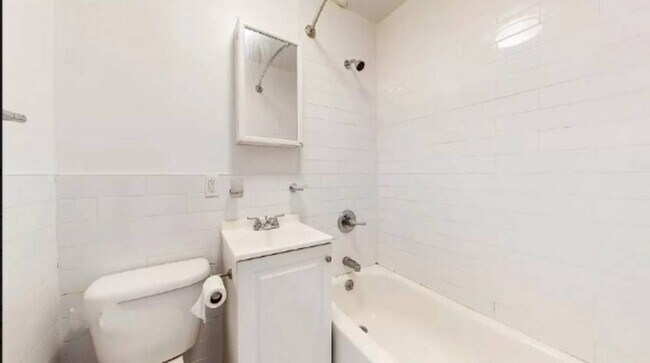 Building Photo - 255-257 E 61st St