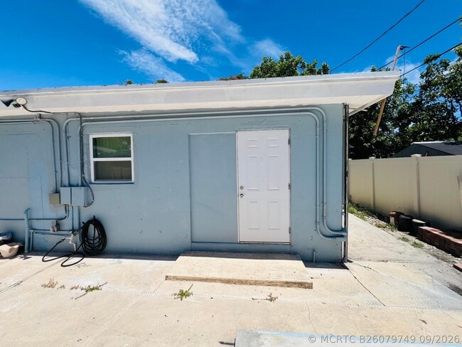 Building Photo - 1210 S D St