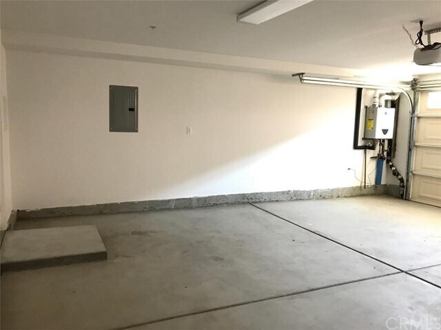Building Photo - 111 W Valencia Dr