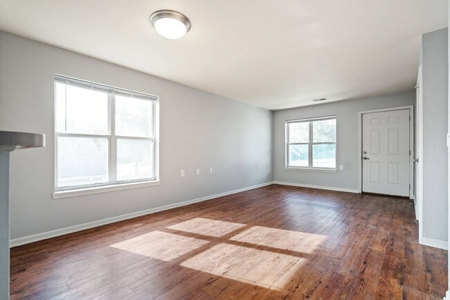 Living Area - North Hampton Village