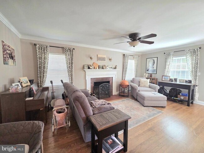 Foto del edificio - 2408 Cameron Mills Rd