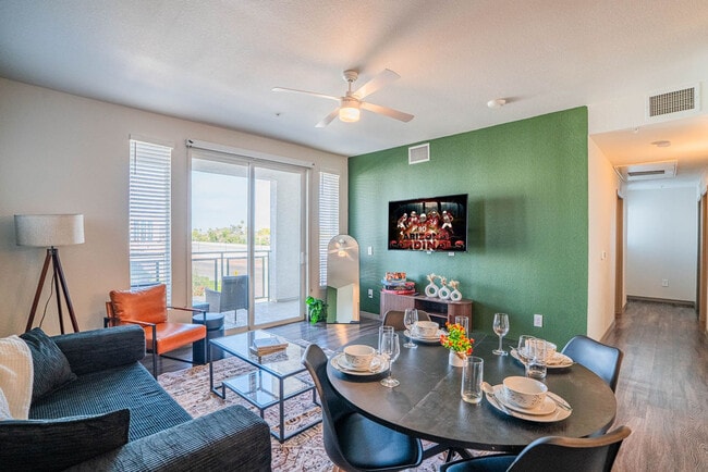 Foto del edificio - 9600 W Georgia Ave