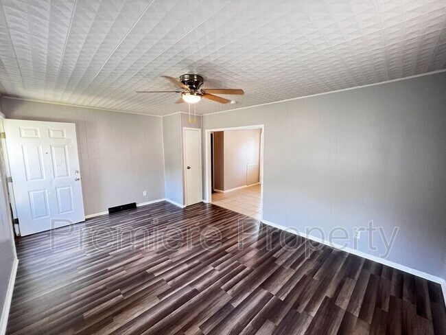 Foto del edificio - 1515 W Waldo Ave