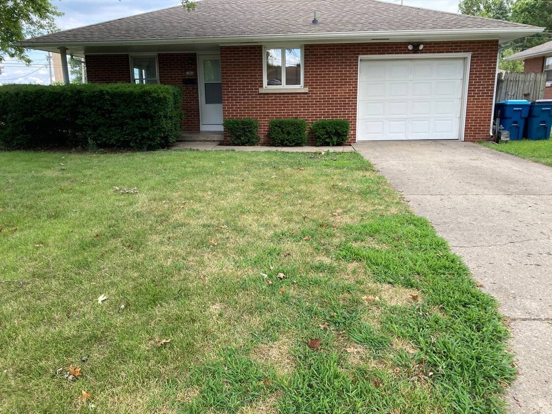 1804 Jeanne St, Champaign, IL 61821 House Rental in Champaign, IL