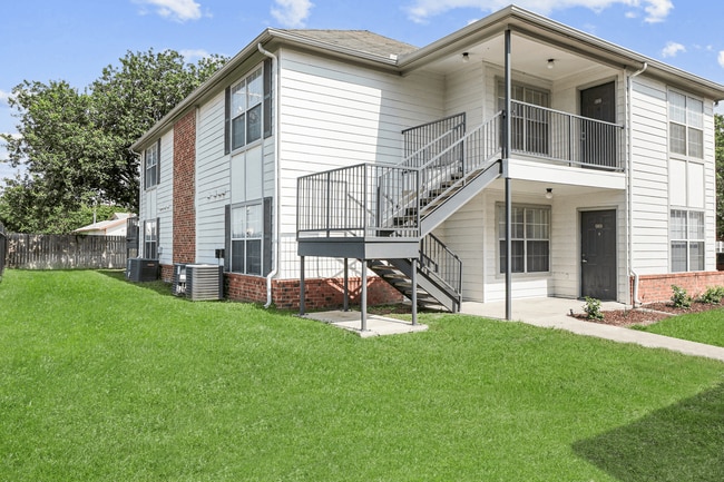 Building Photo - Las Villas De Leon Apartments