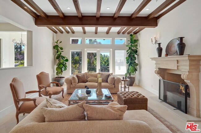 Foto del edificio - 16422 Shadow Mountain Dr
