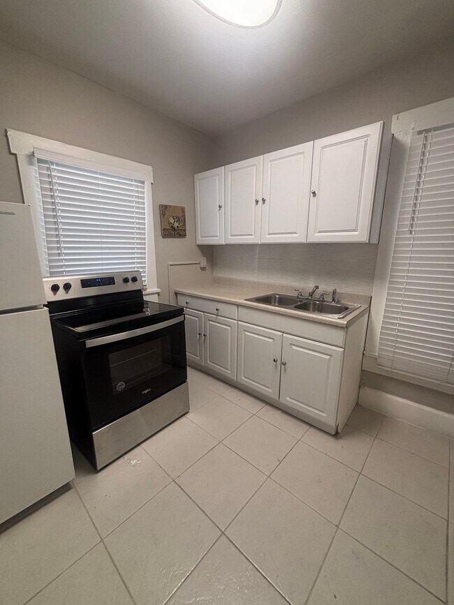 Foto del edificio - 1 Bed/1 Bath - Unit 6