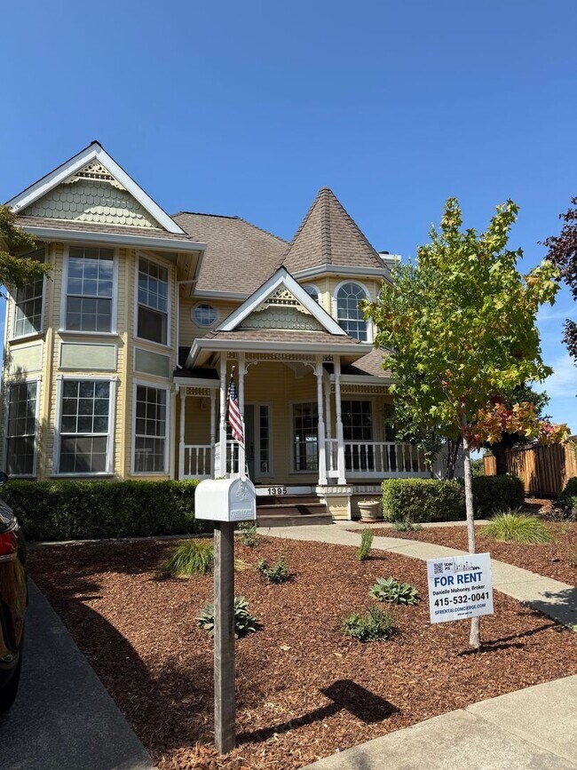 Foto del edificio - Pet Friendly! Walk to Downtown