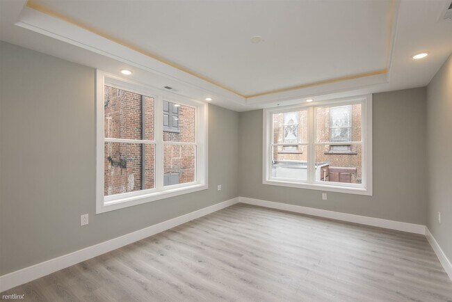Building Photo - 1133 E Columbia Ave