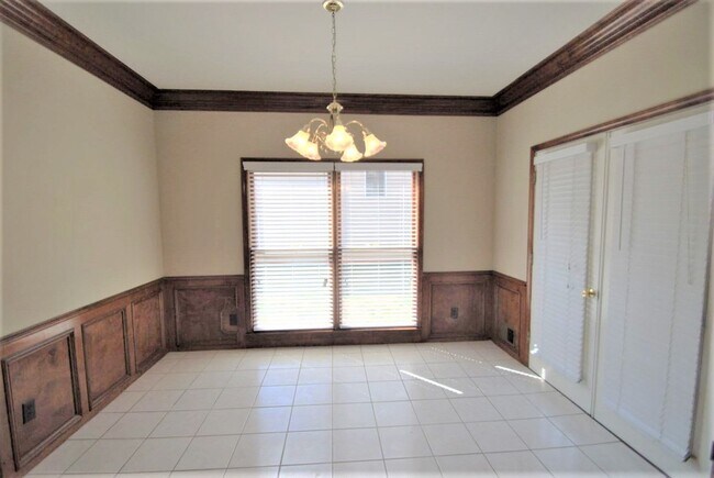 Building Photo - 2801 Autumn Lake Ln