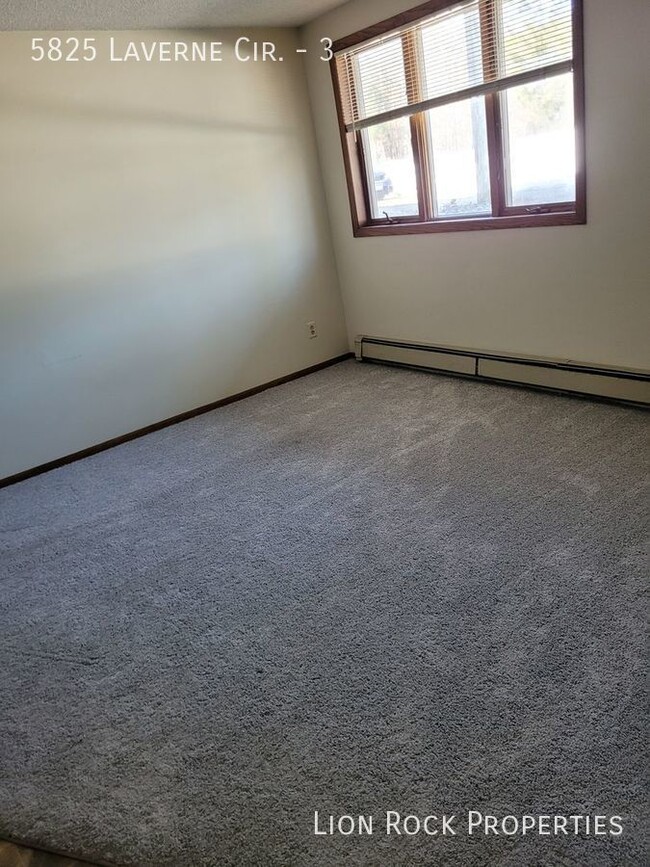 Building Photo - Dreamy 2-Bedroom Townhomes in Baxter's Lav...