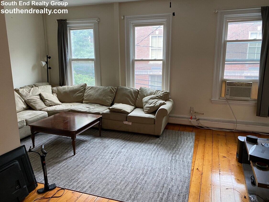 Primary Photo - 19 Walker St