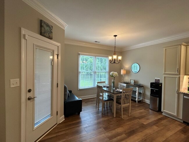 Foto del edificio - 1155 Stoney Ridge Blvd