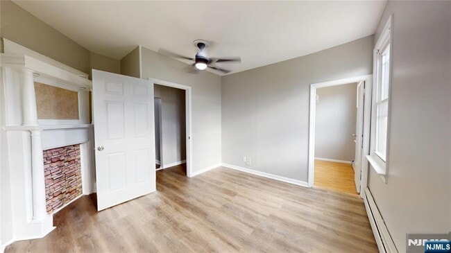 Foto del edificio - 277 2nd St